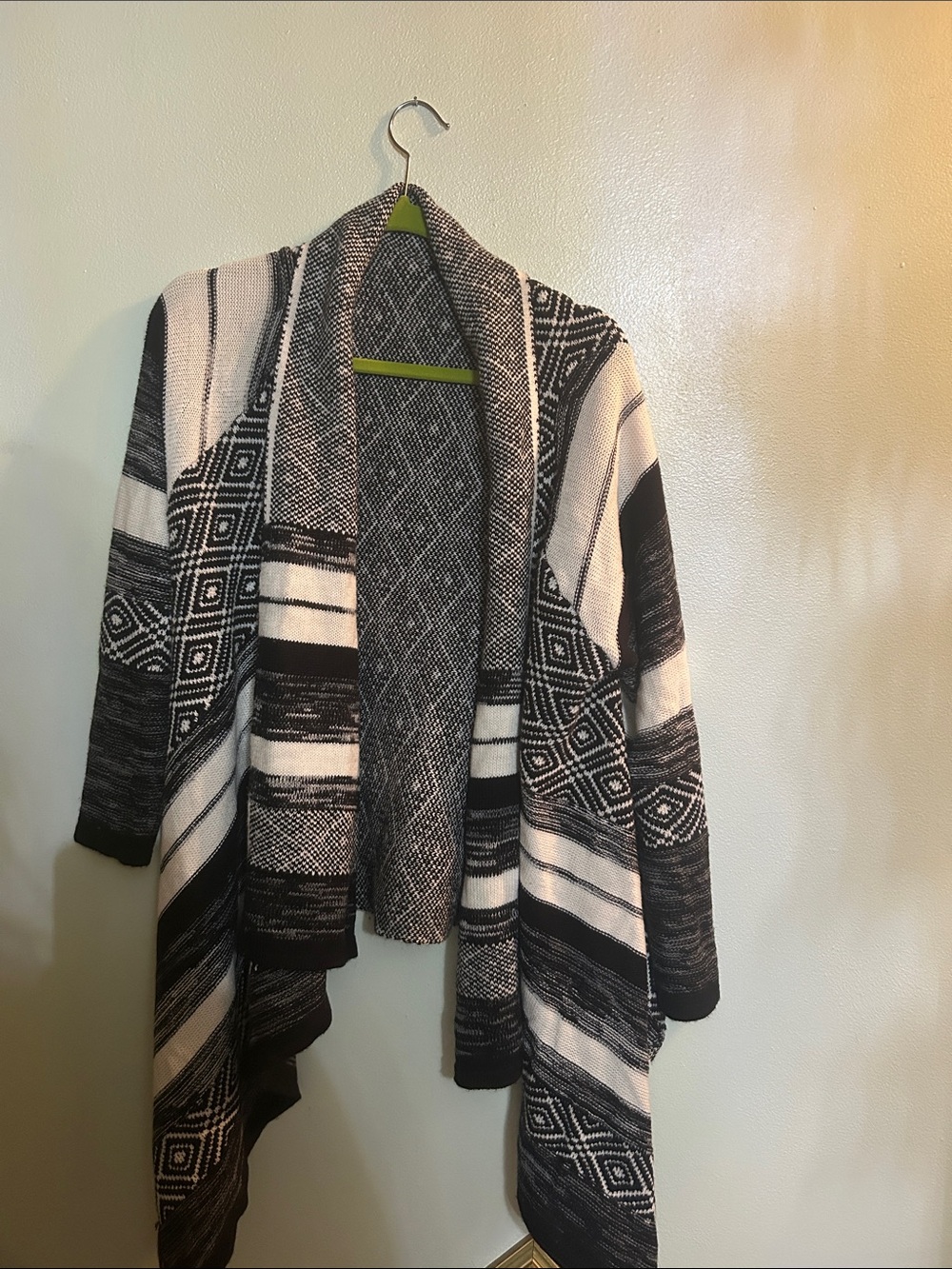 Black and White Patterned Open-Front Knit Cardigan